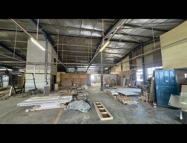 2,800M² WAREHOUSE TO LET IN KEW